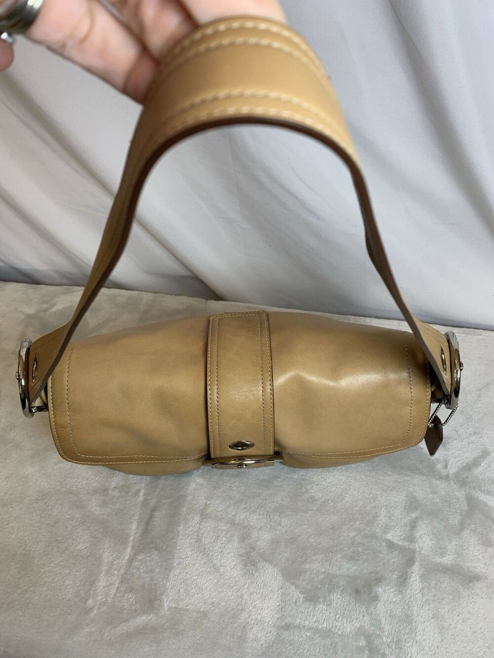 Vintage Coach Soho Buckle Flap Shoulder Bag 9434 British Tan Leather Y2K - Picture 5 of 16